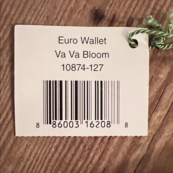 Brand New With Tags! Vera Bradley Euro Wallet in Va Va Bloom. - Picture 7 of 9